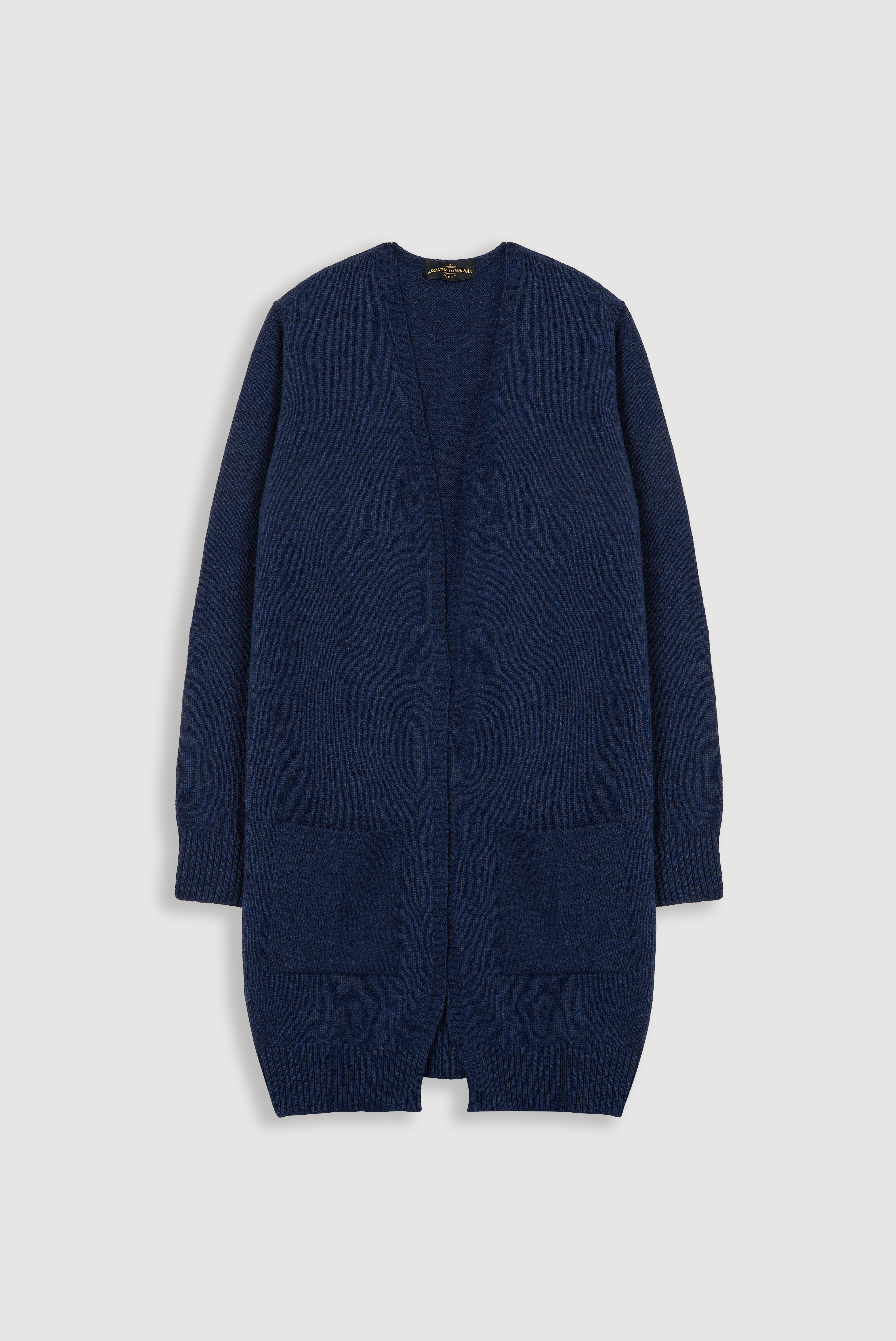 Cardigan comprido de lã de cordeiro