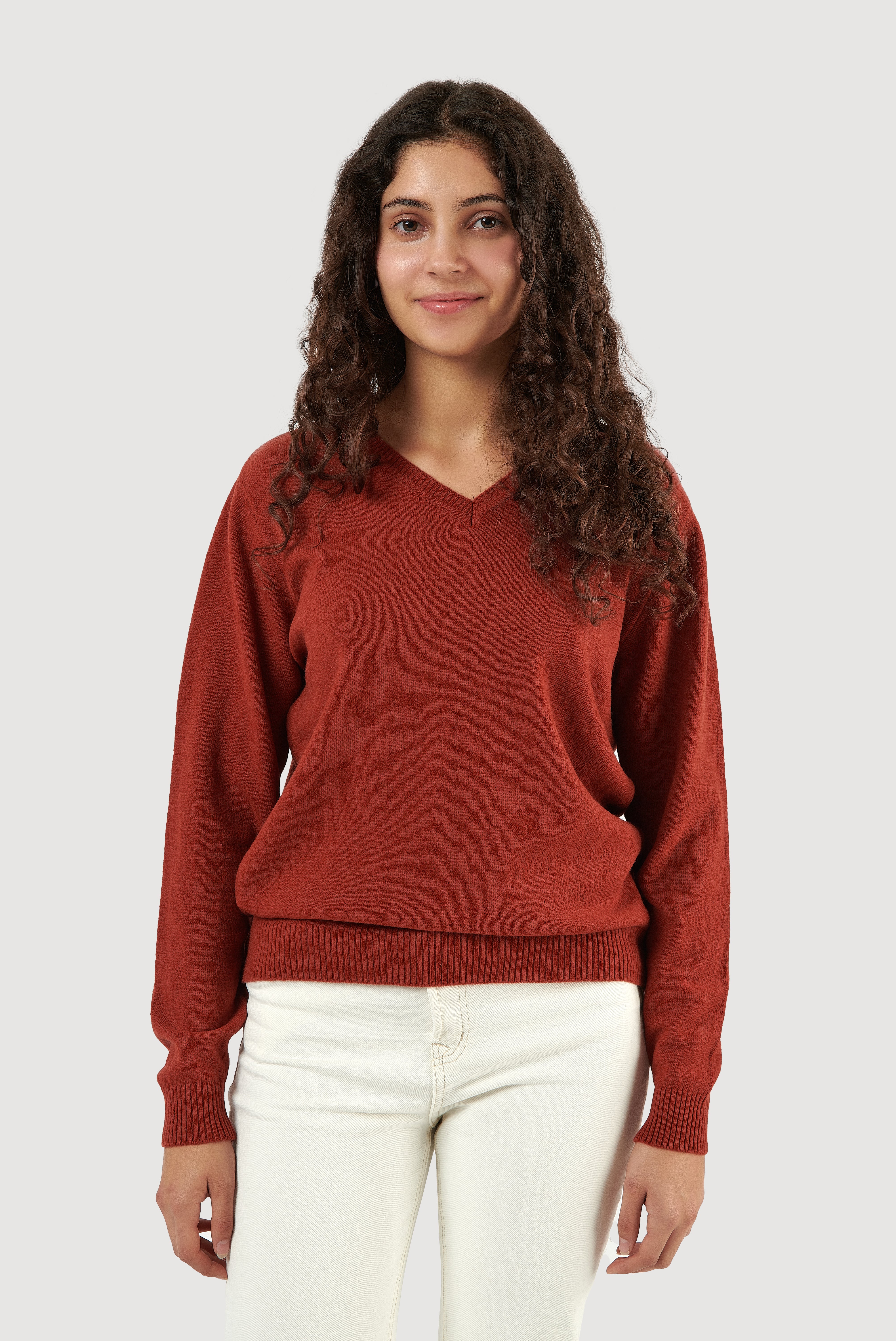 Camisola clássica de lã de cordeiro com decote em V