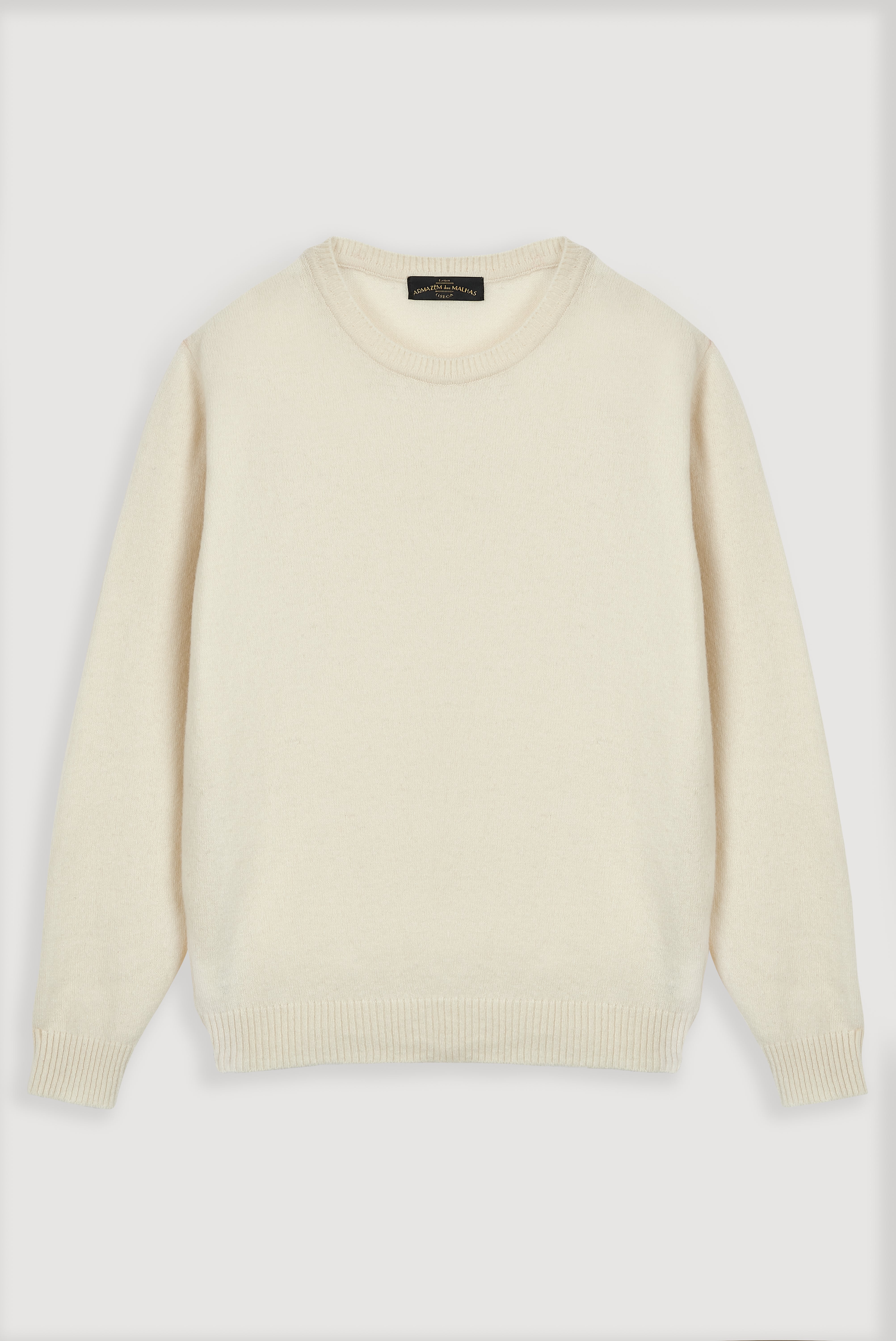 Camisola clássica de lã de cordeiro com gola redonda