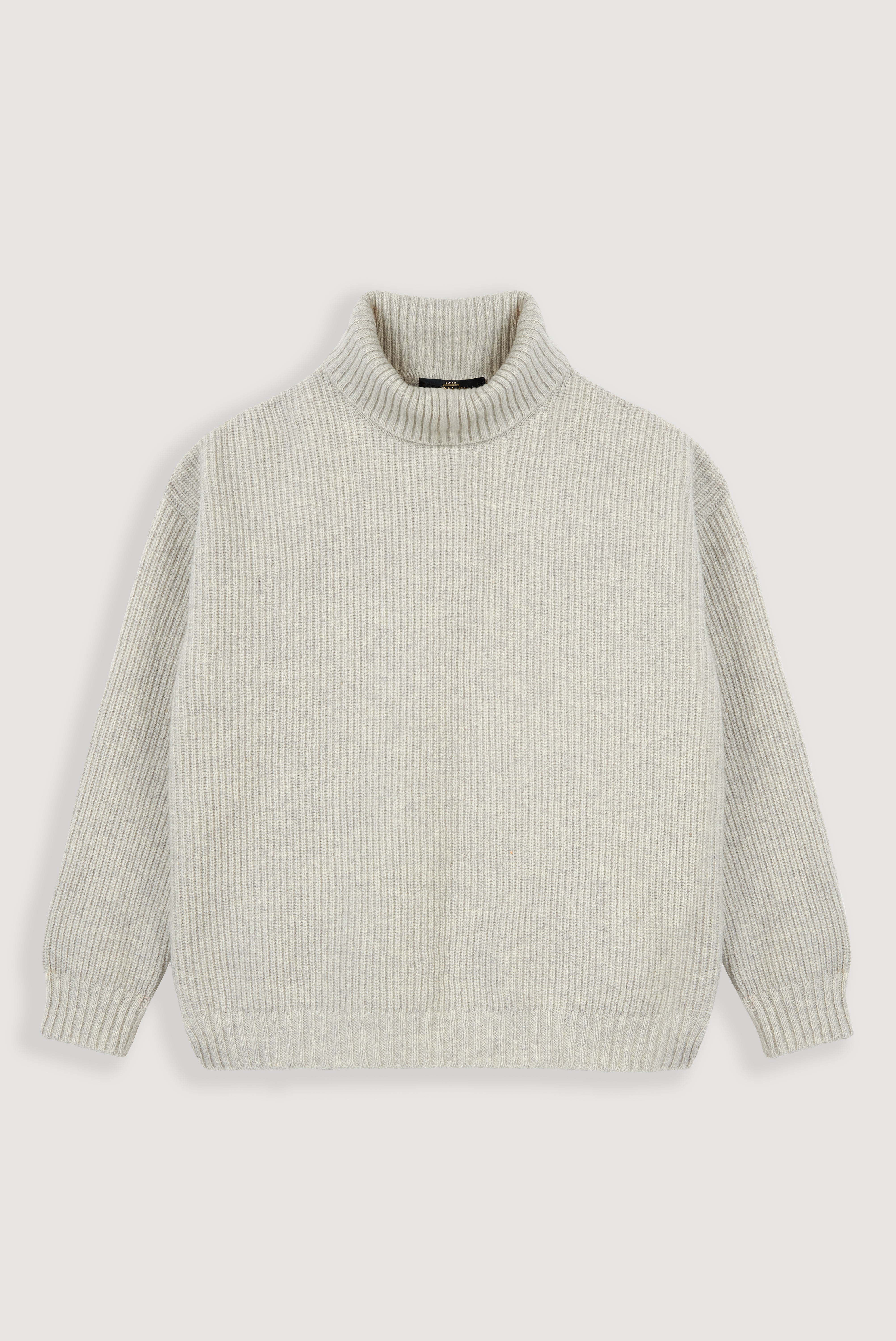Camisola de gola alta canelada em lã de cordeiro