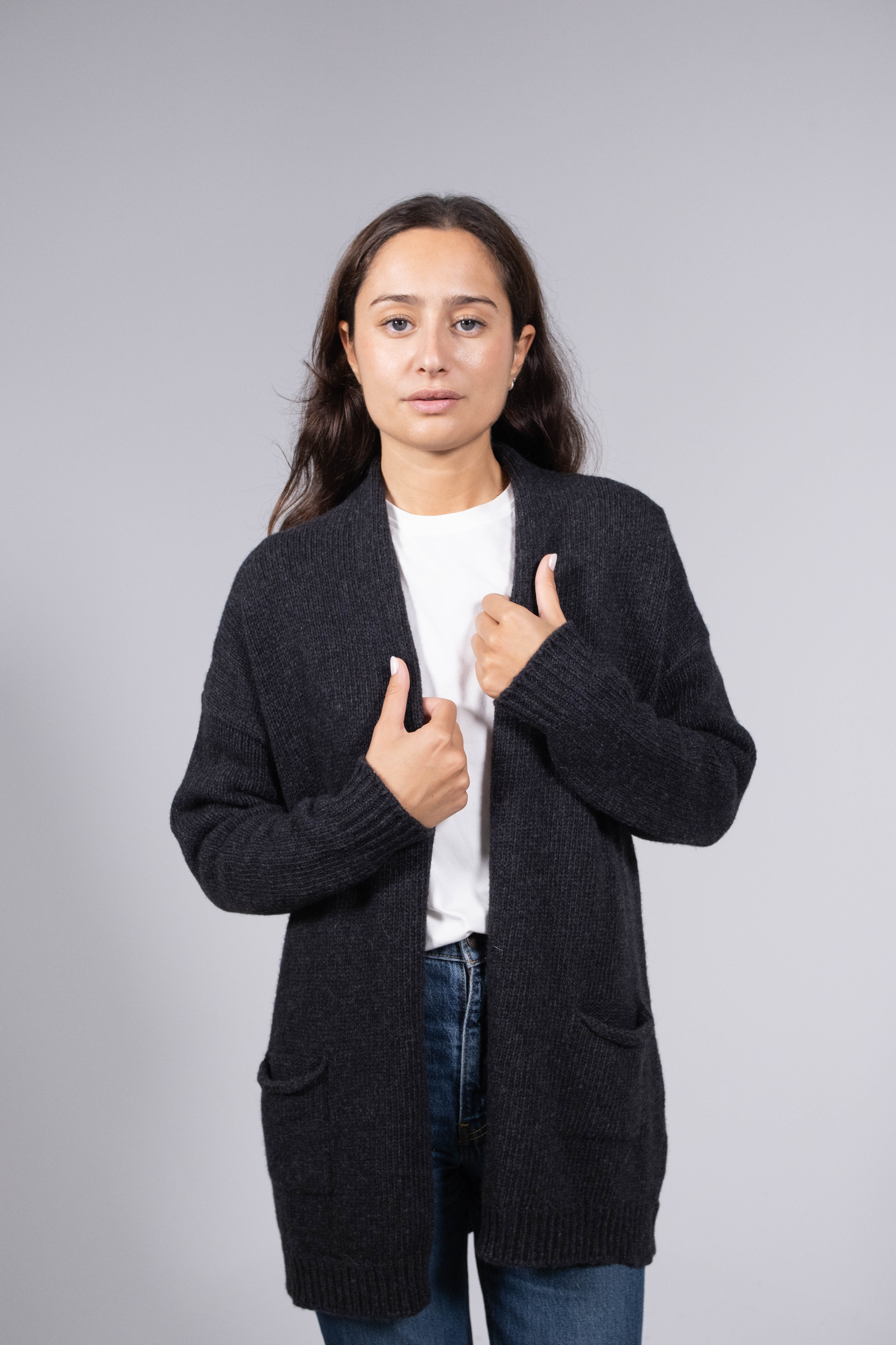 Cardigan longo drapeado de lã de cordeiro