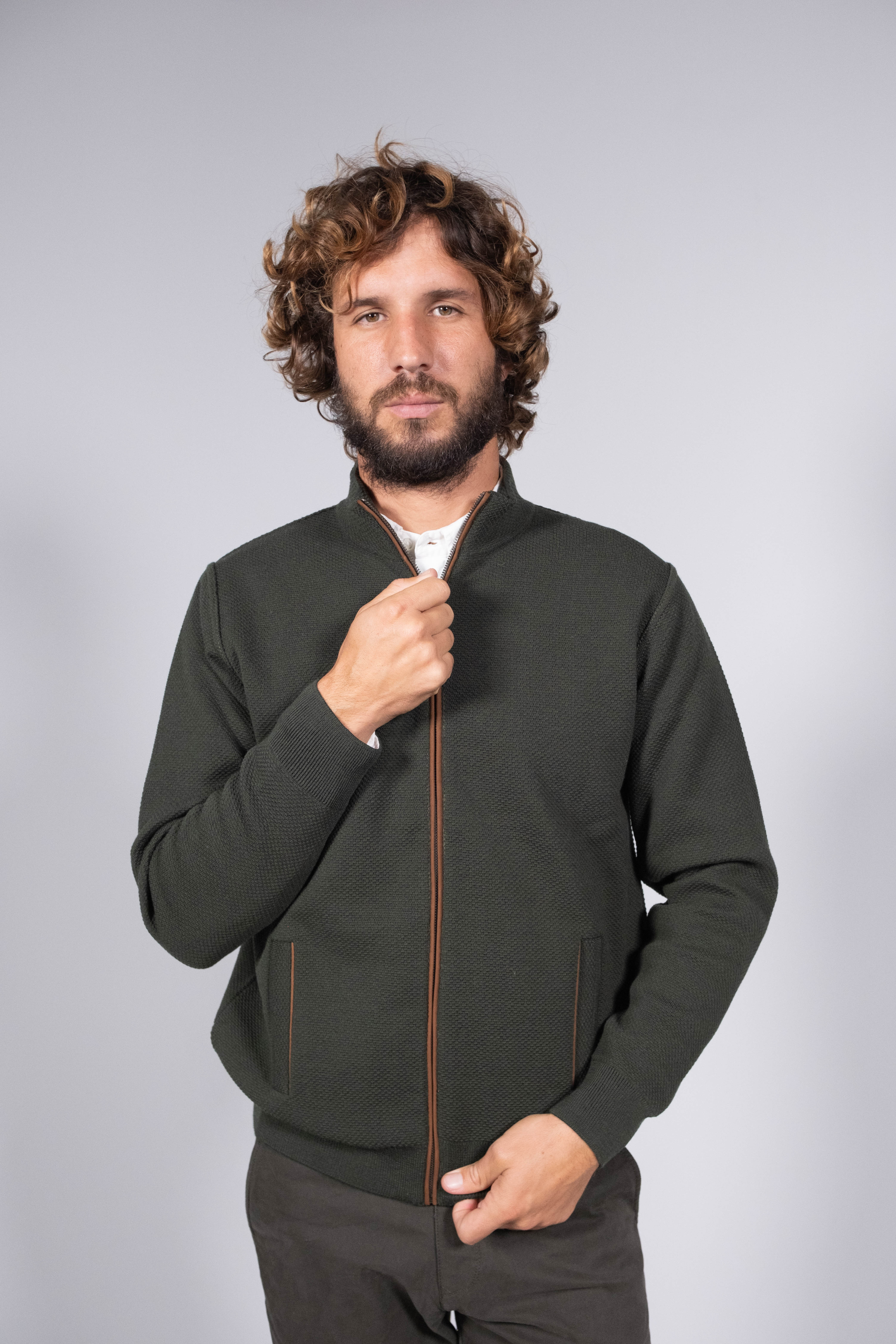 Cardigan de lã merina com fecho de correr