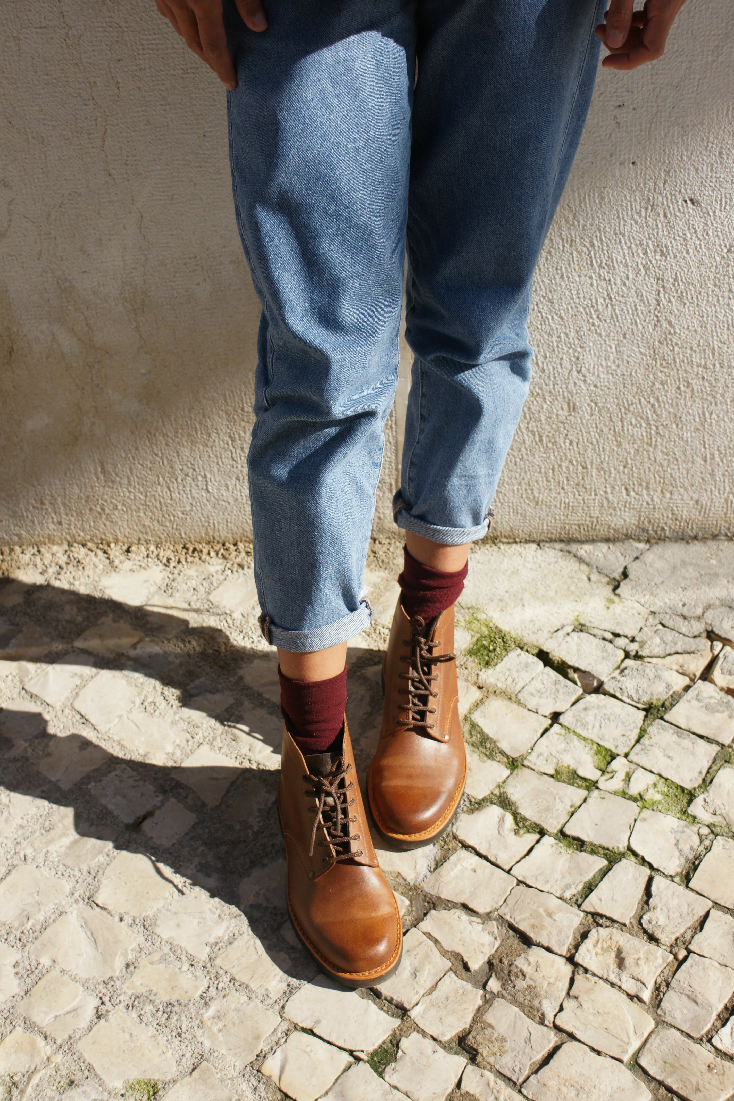 Botas artesanais de couro castanho