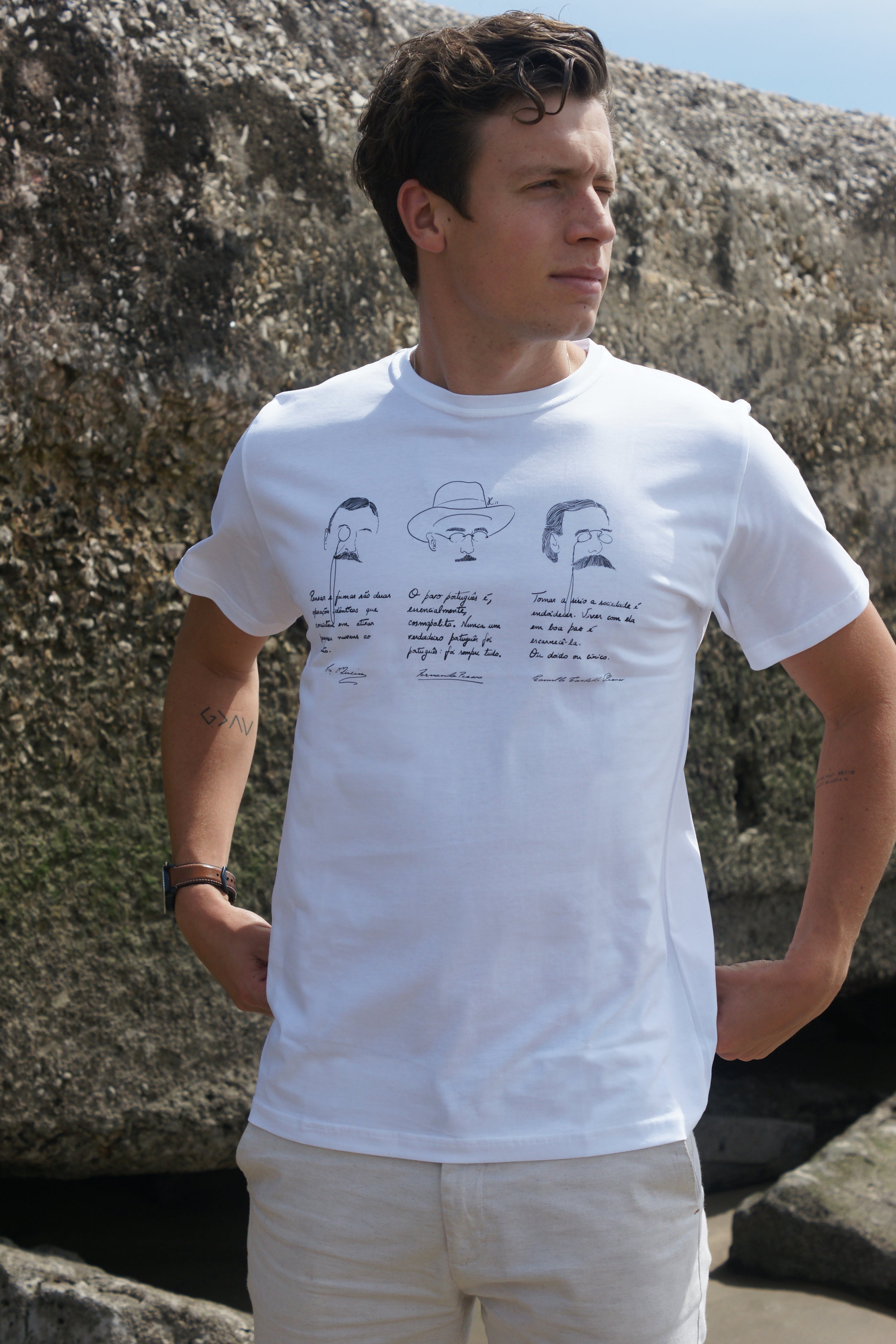 T-Shirt de Algodão Poetas