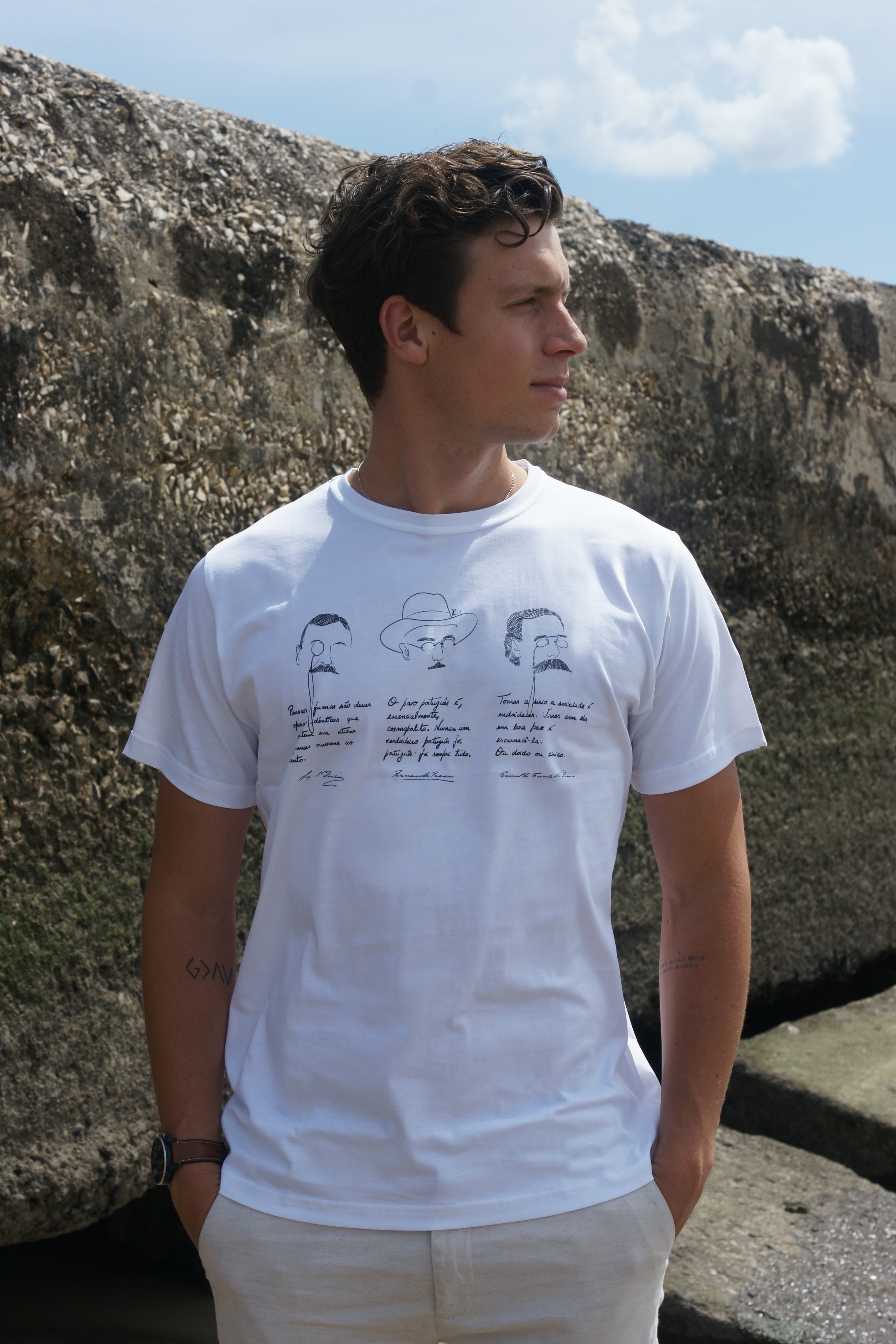 T-Shirt de Algodão Poetas