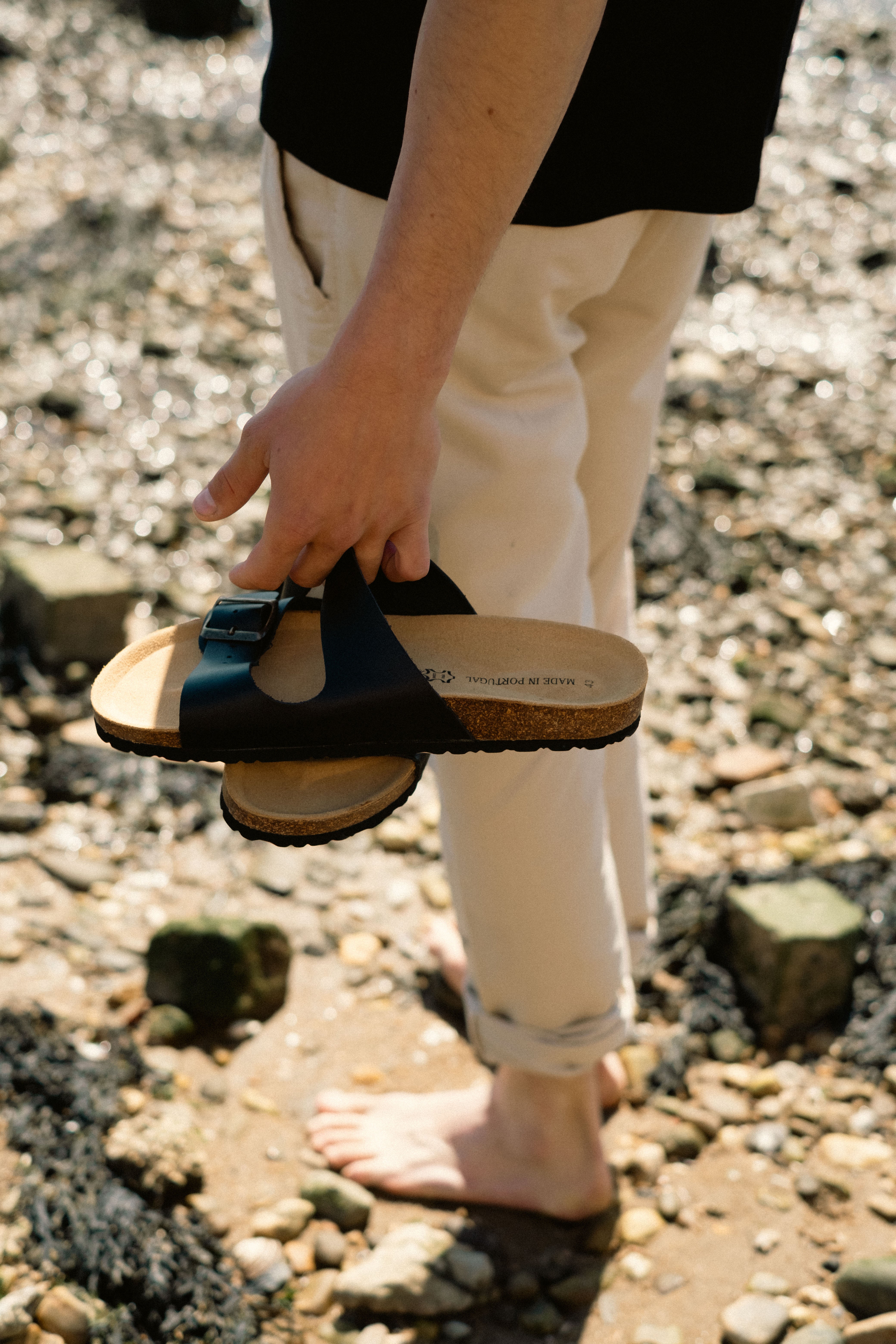 Sandália Artesanal em Pele com Sola de Cortiça