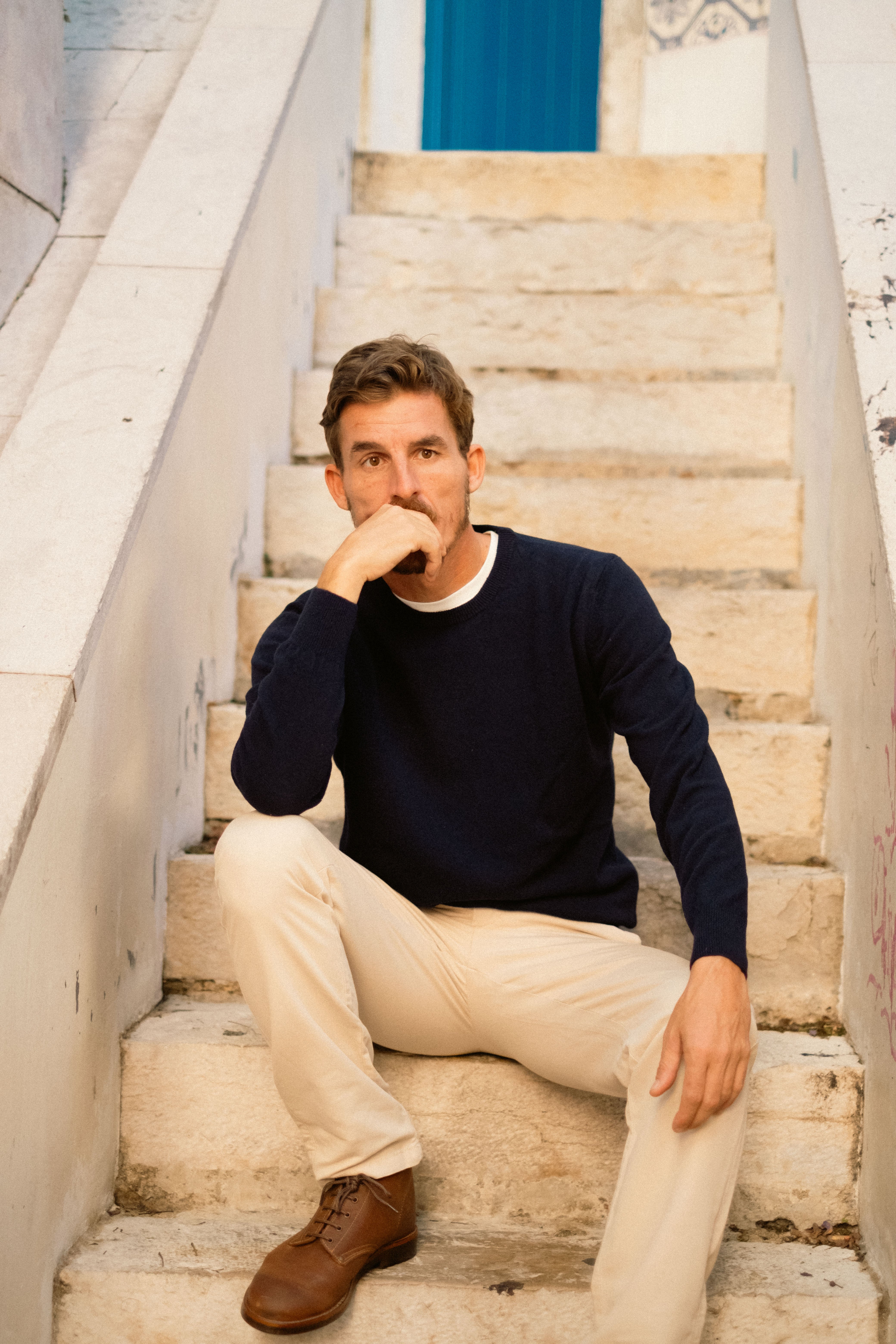 Camisola clássica de lã de cordeiro com gola redonda