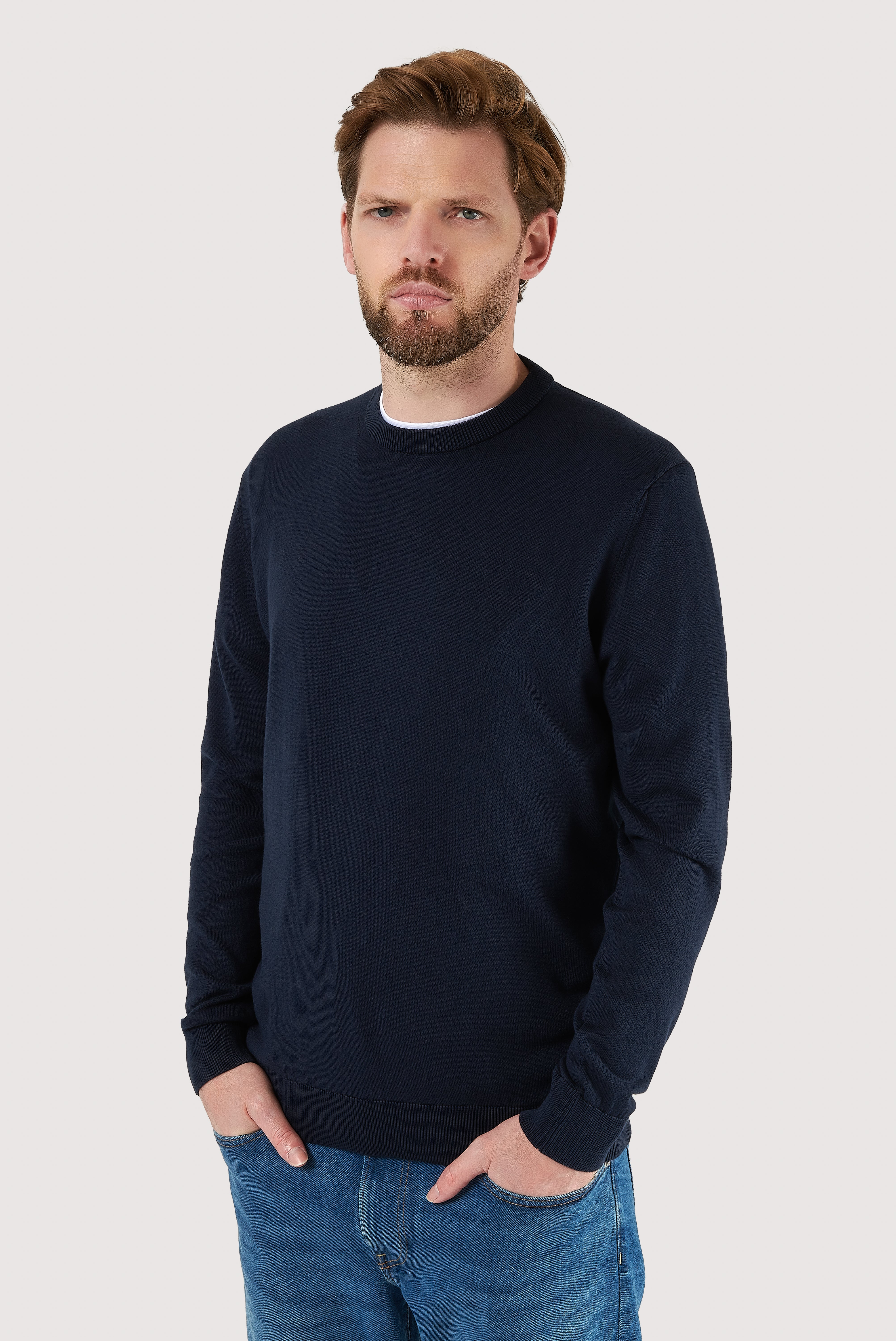 Camisola clássica de algodão com gola redonda