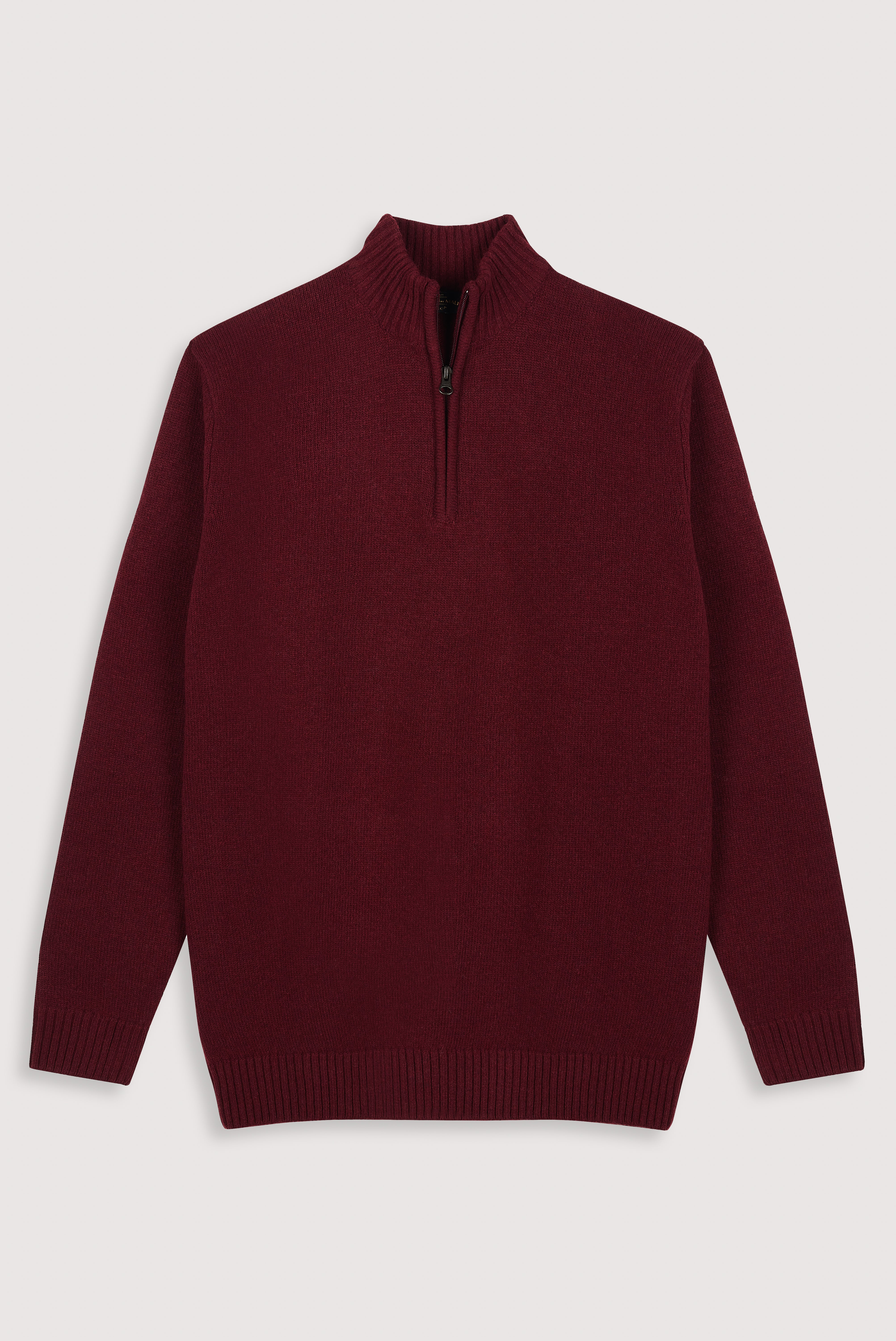 Camisola de lã com gola Perkins e fecho.