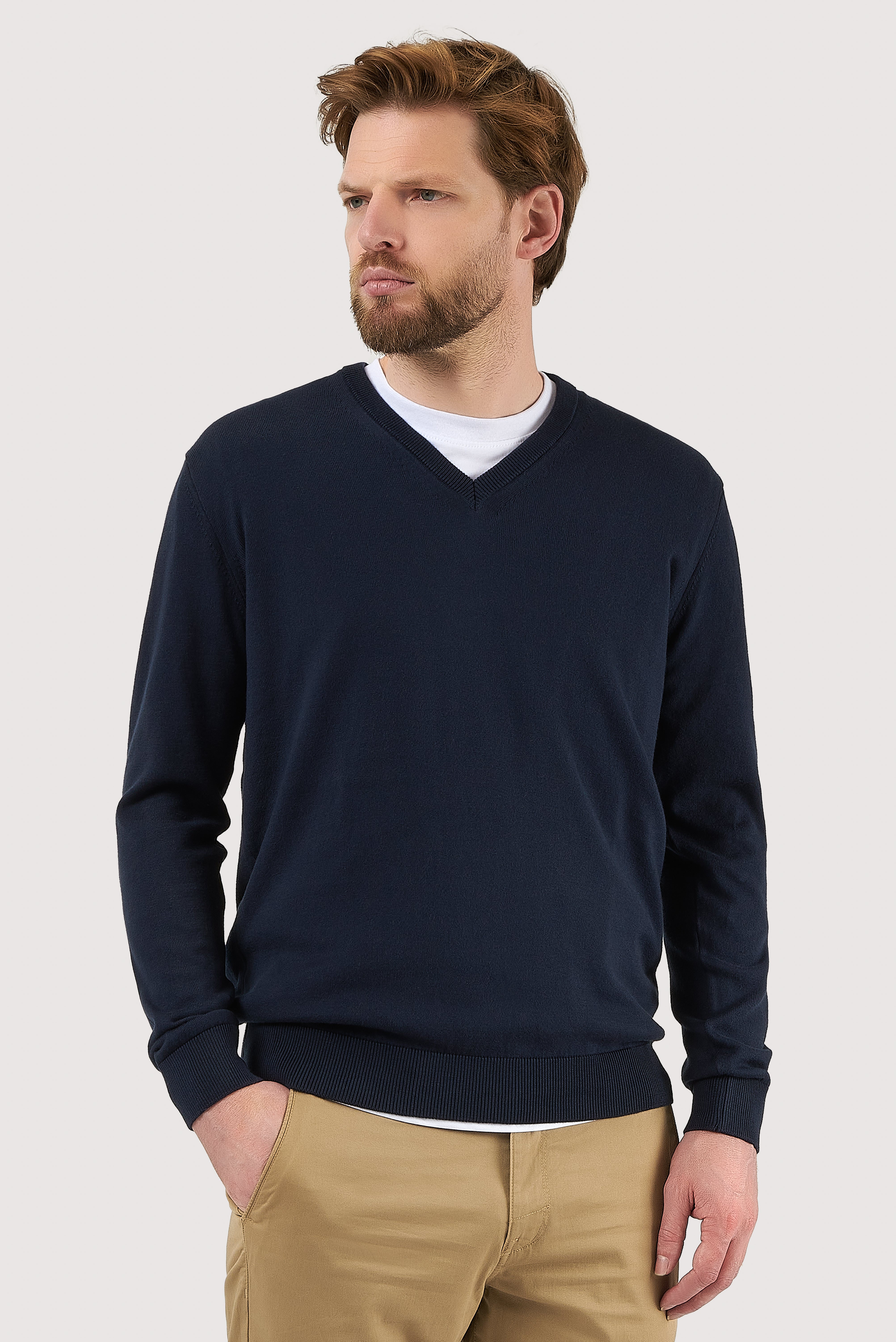 Camisola clássica de algodão com decote em V