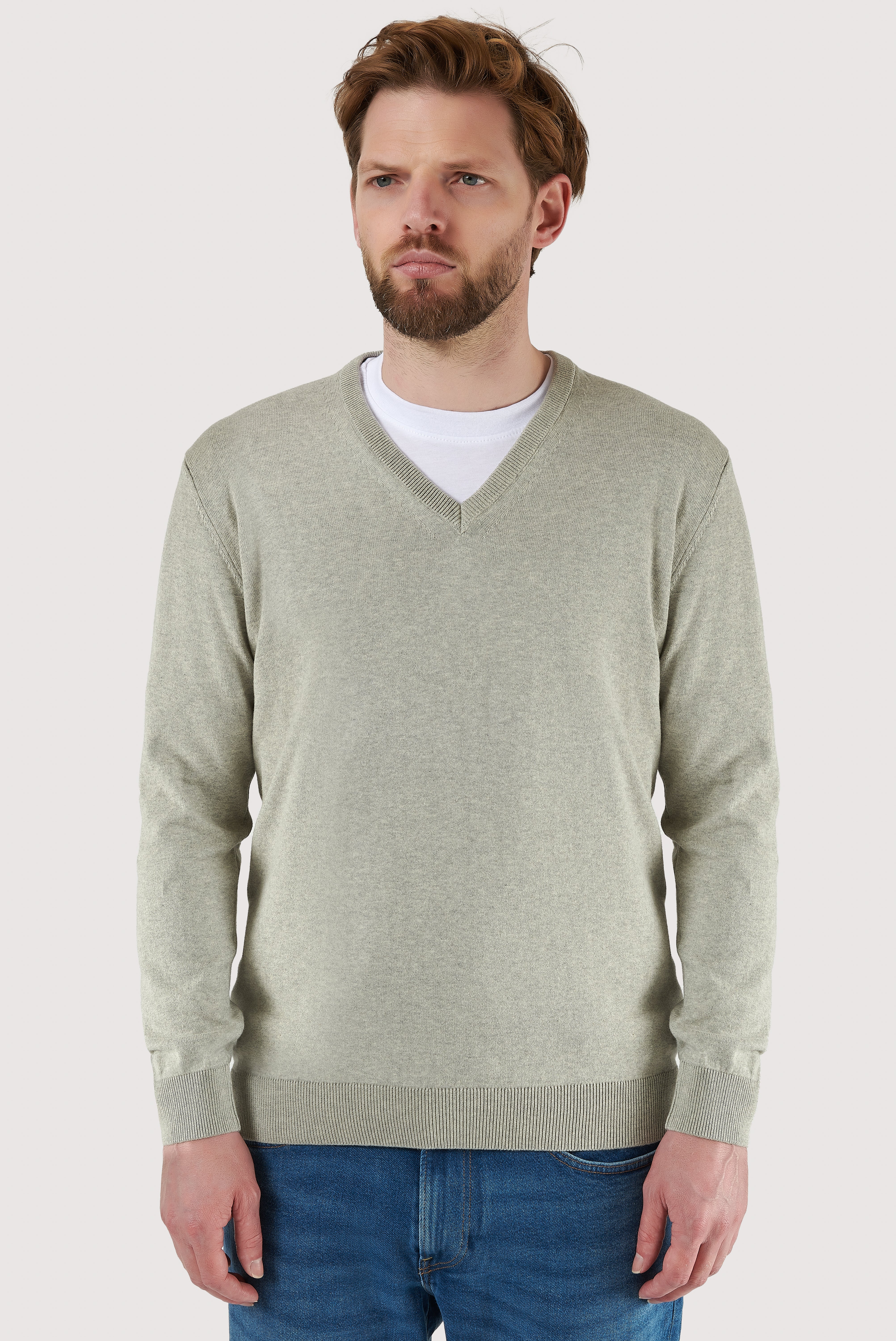 Camisola clássica de algodão com decote em V