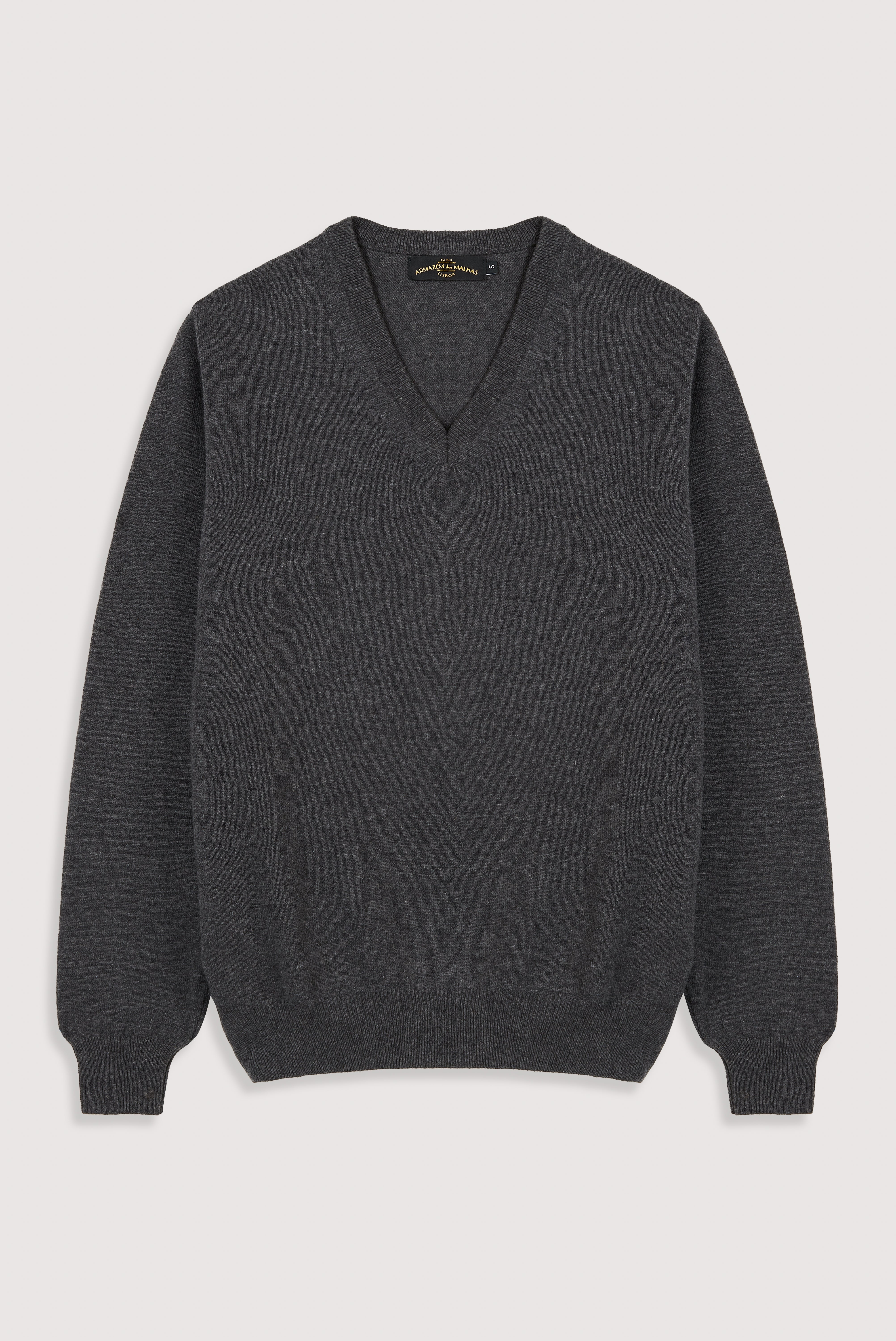 Camisola clássica de lã de cordeiro com decote em V