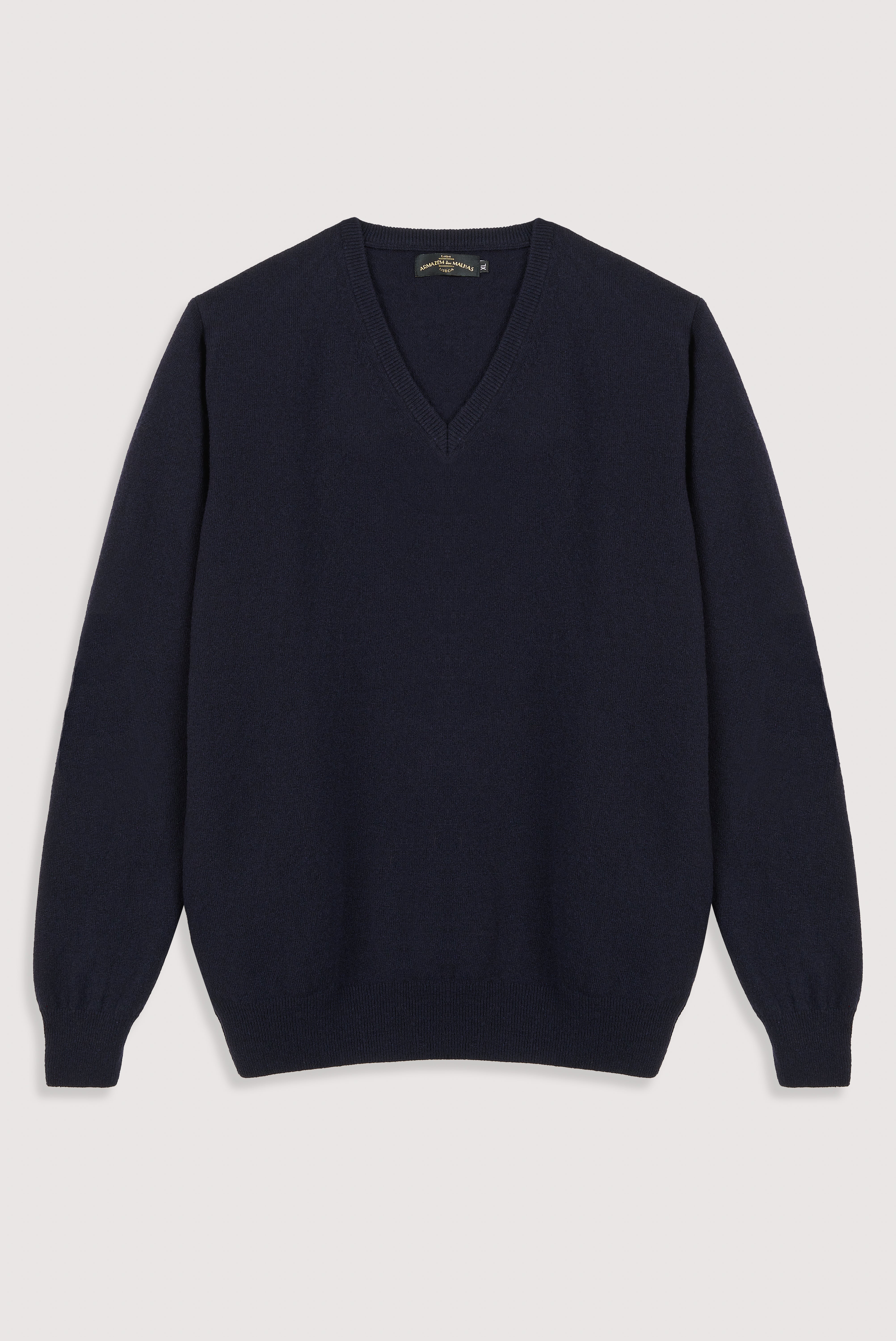 Camisola clássica de lã de cordeiro com decote em V
