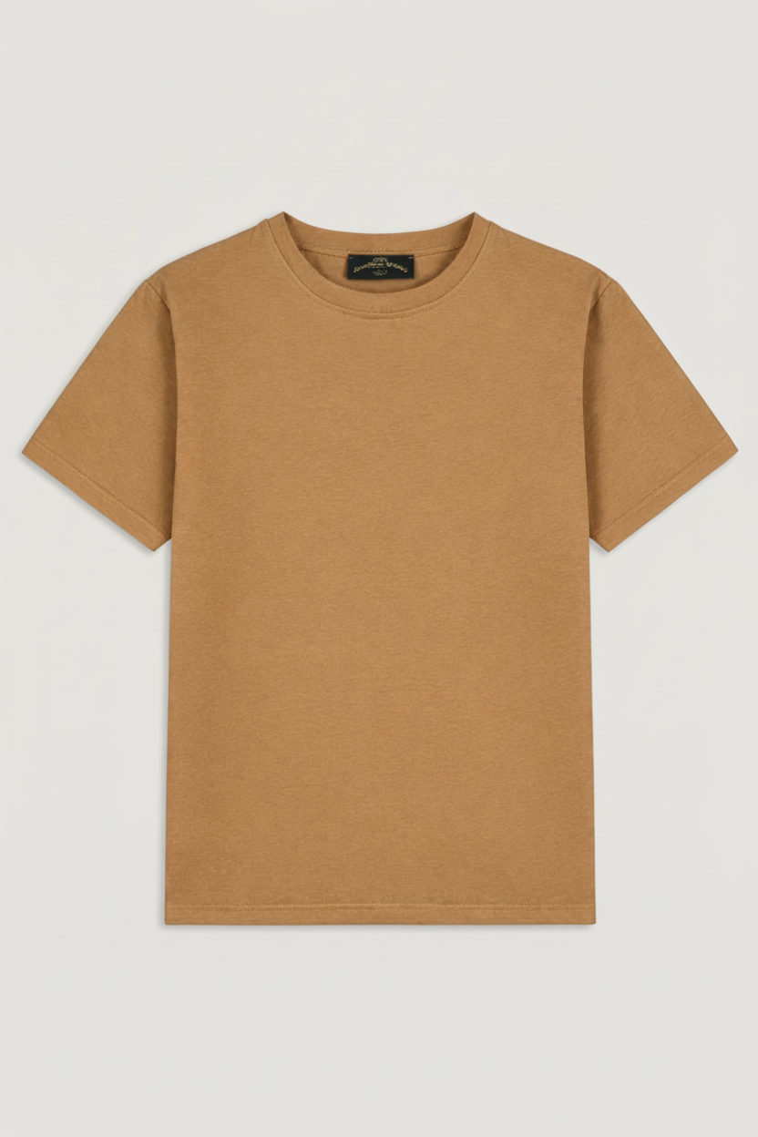 T-shirt camel com fundo igual à camisa salmão