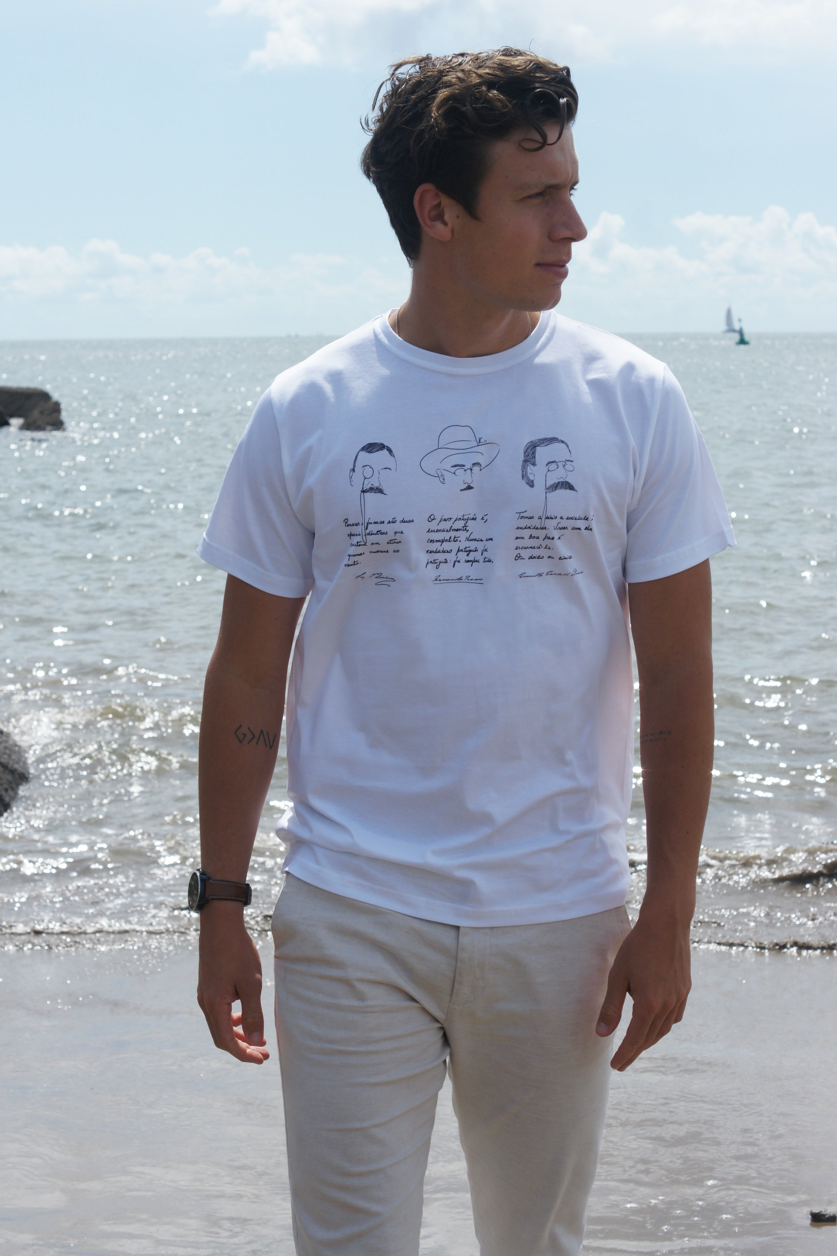 T-Shirt de Algodão Poetas