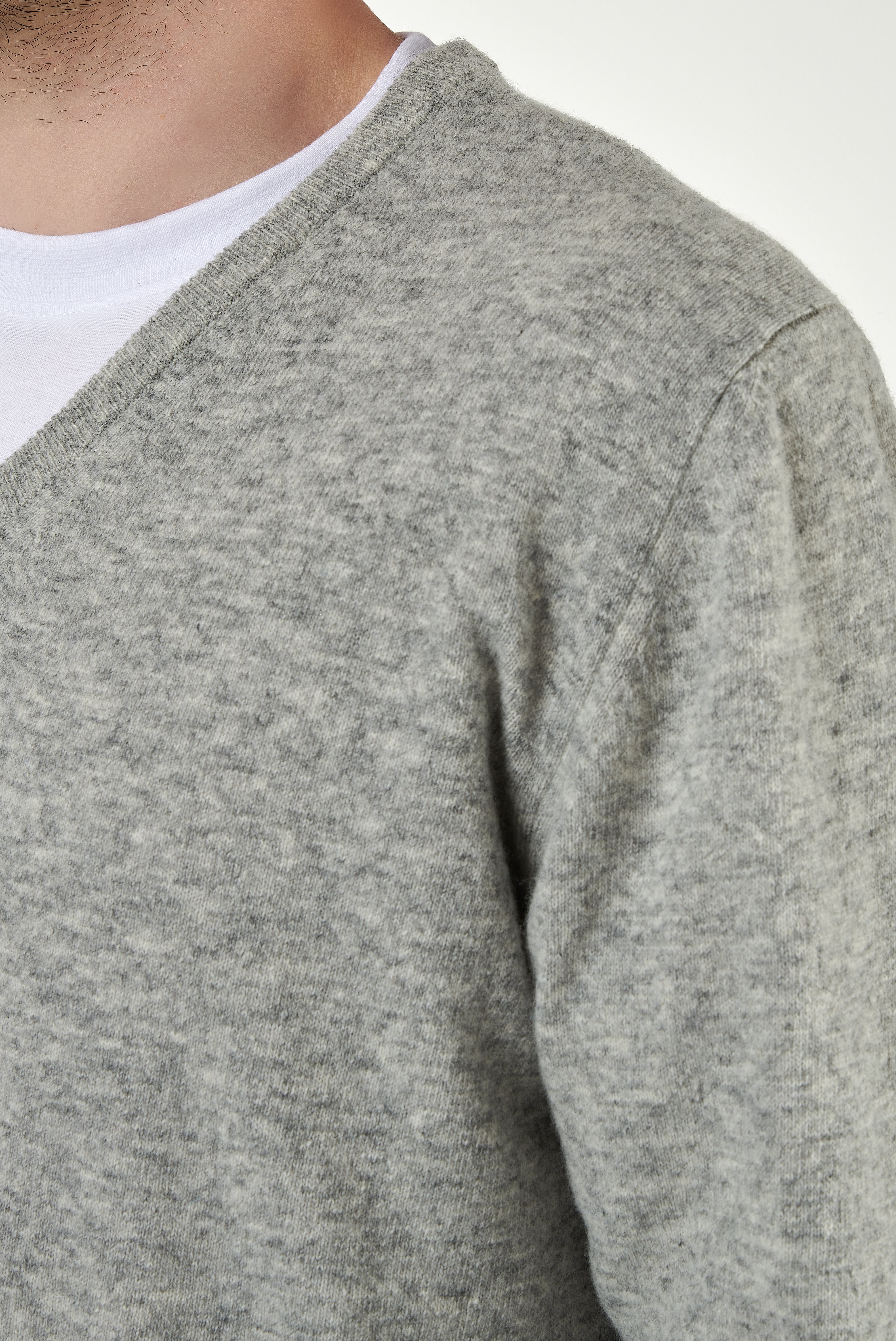 Classic Lambswool V-Neck Sweater