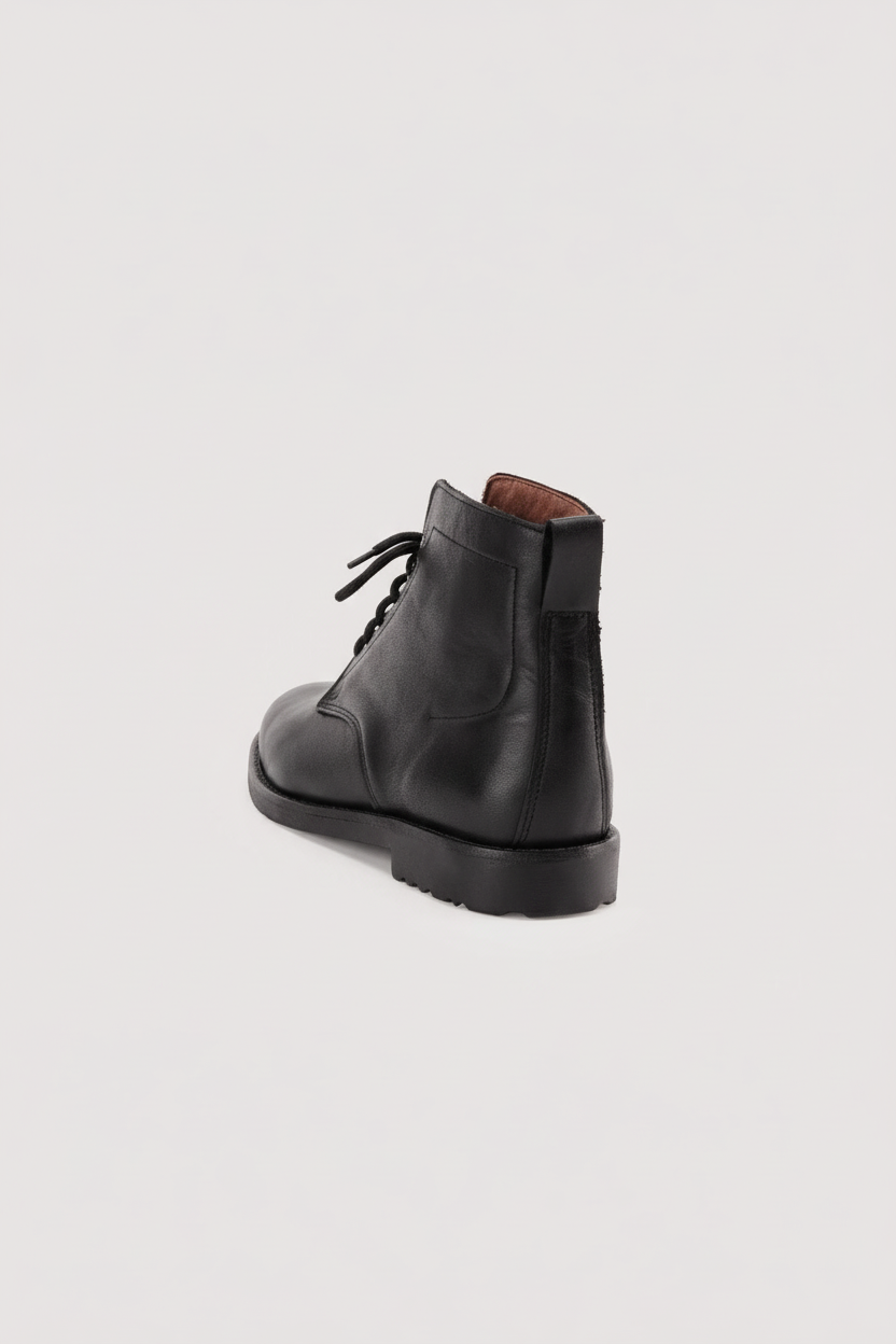 Botas pretas - vista lateral